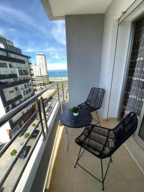 Appartement spacieux avec vue sur mer, parking privé et proche de TGV